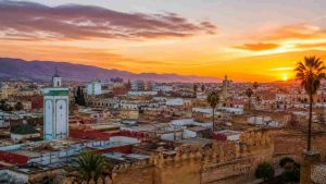 Oujda au Maroc au soleil couchant.