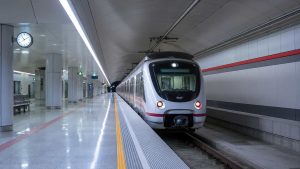 Un métro à l'aéroport de Malga Costa del Sol.